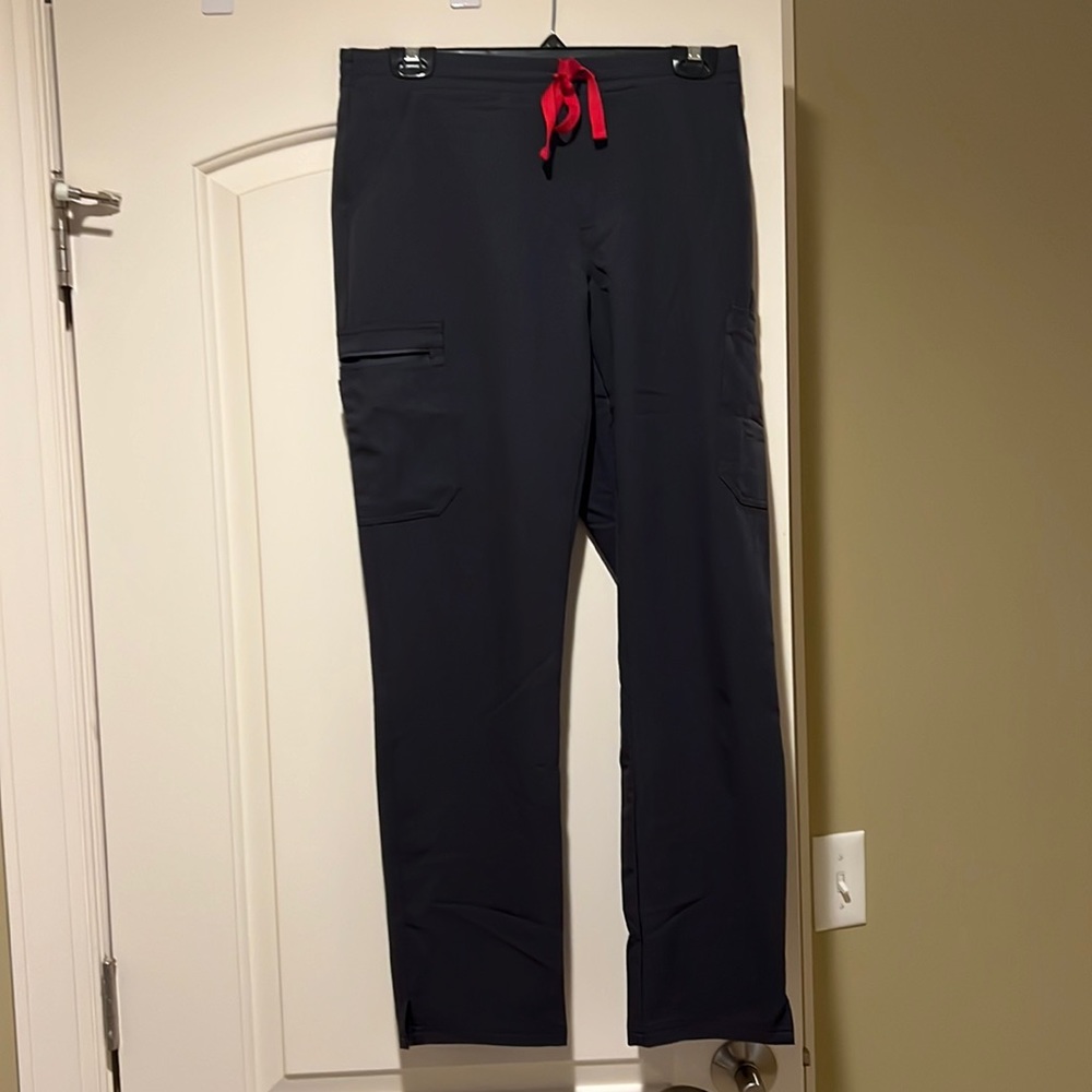 Limited Edition Figs Yola Skinny Scrub pants, charcoal with red tie